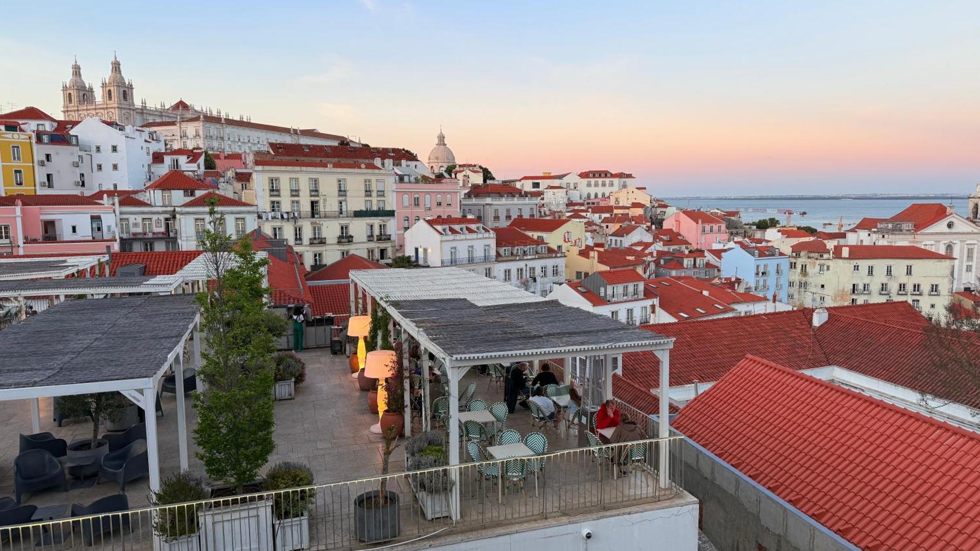 Asian Everest House - Lisbon, Lisbon